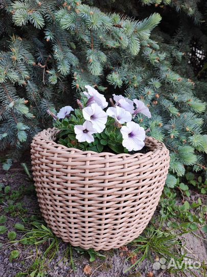 Кашпо из ротанга