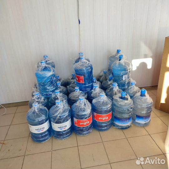 Вода в бутылях 19 л