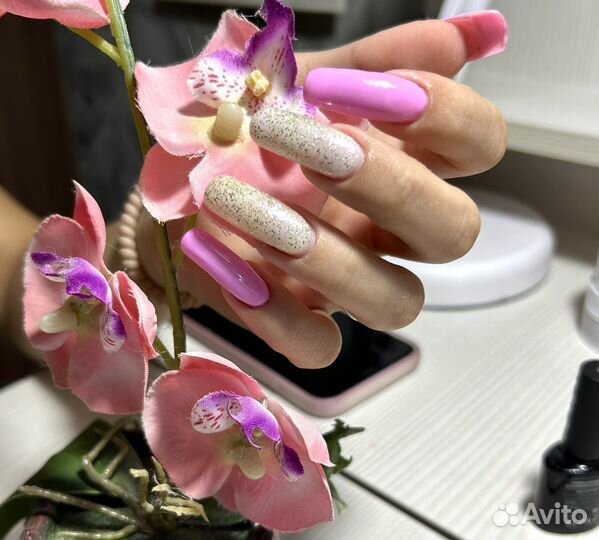 Модель на маникюр наращивание ногтей