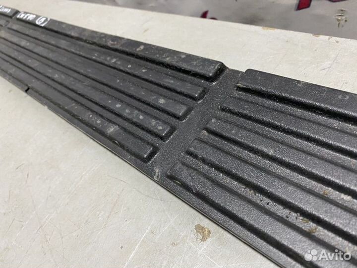 Накладка порога правая Lexus Lx 3