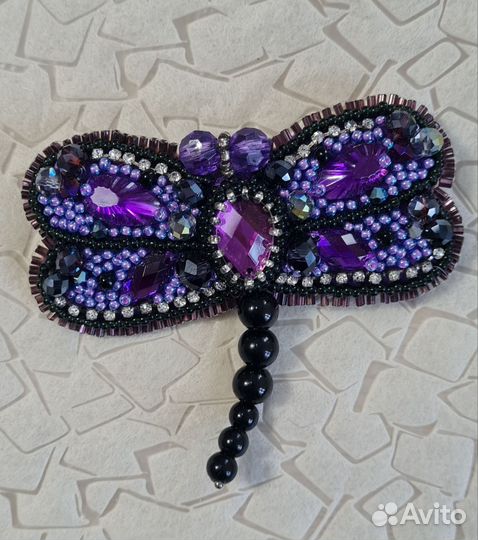 Брошь ручной работы из бисера