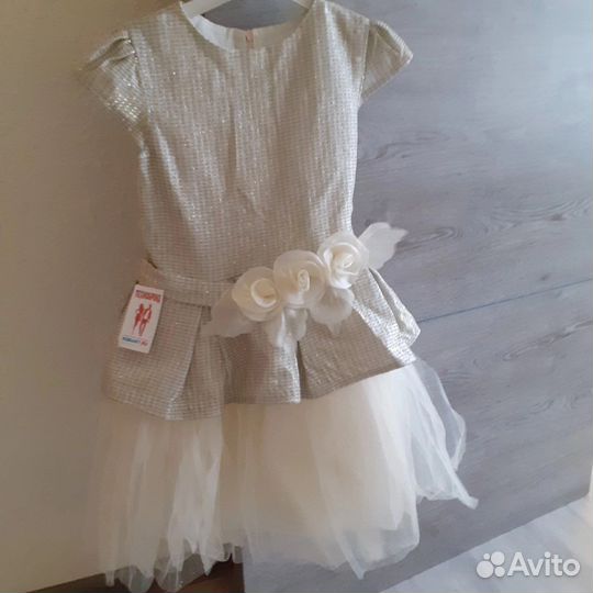 Продаю новое платье для девочки