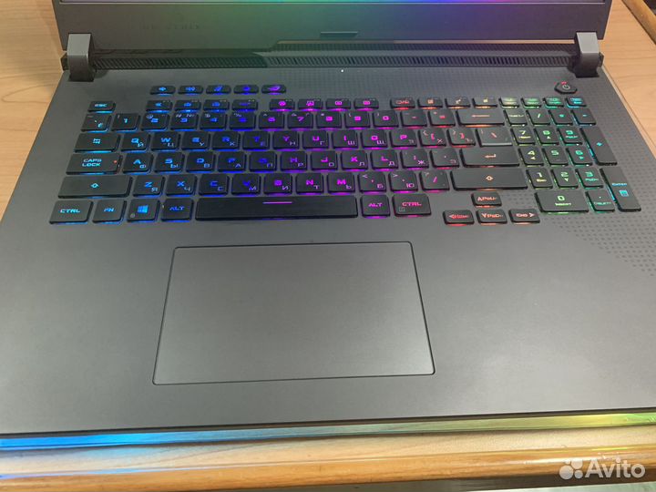Asus ROG Strix G713QR-HG022T