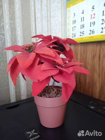 Декор новогодний. Пуансеттия искусственная