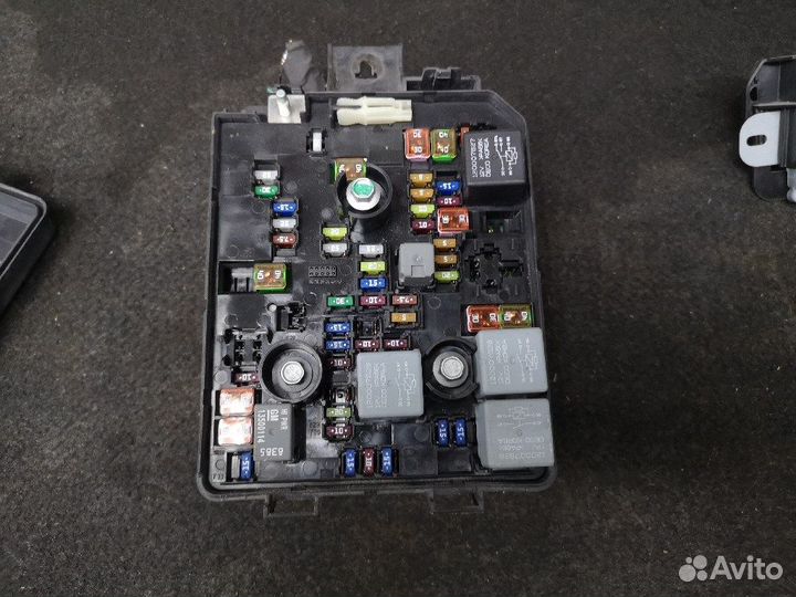Блок предохранителей Опель Мокка 1.6 1.8