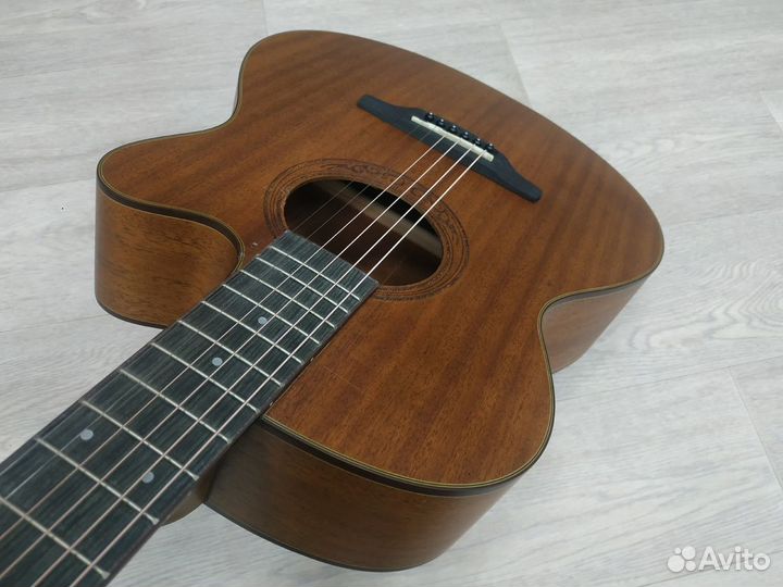 Акустическая гитара новая