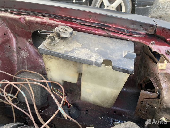 Бачек омывателя Ford Mustang 3 Fox Body