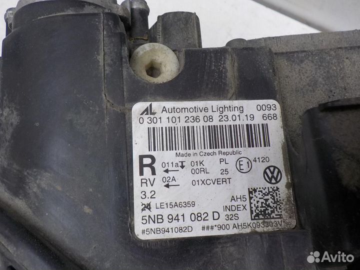 Фара правая Volkswagen Tiguan