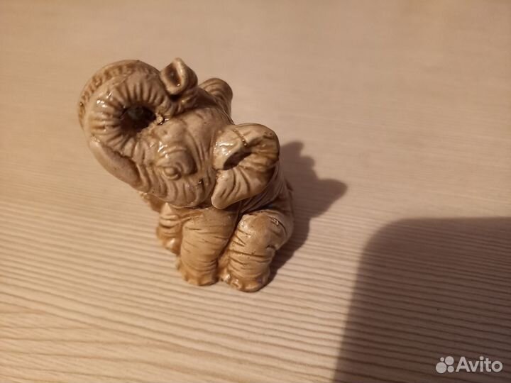 Статуэтка слон