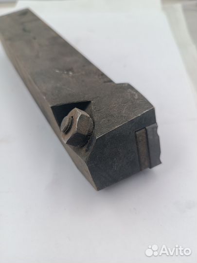 Резец с механическим креплением пластины 40х40х200