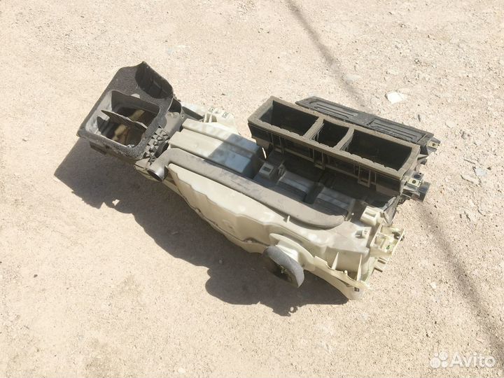 Корпус печки отопителя салона Вольво XC90