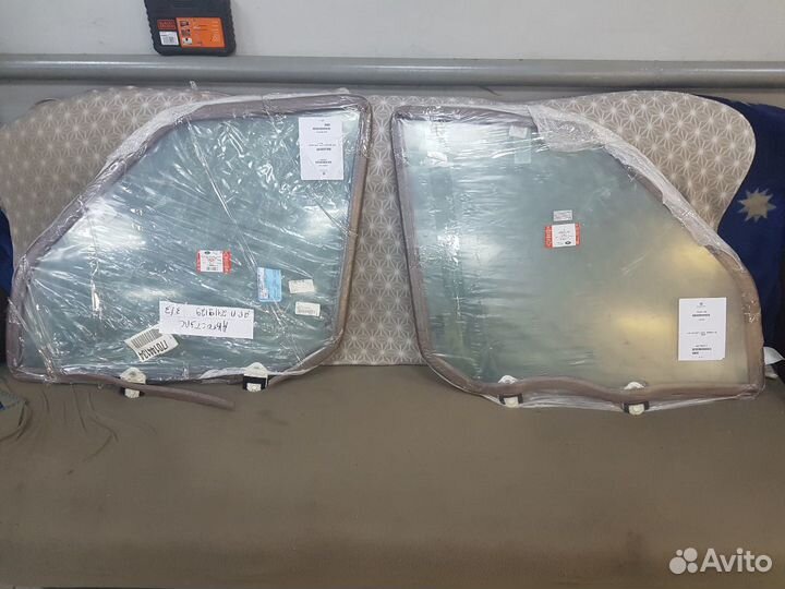 Стекло передней двери Land Rover Discovery 3/4