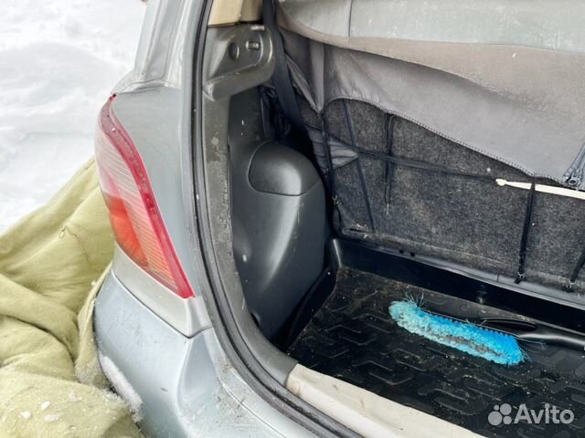 Toyota Yaris 1.0 МТ, 2002, битый, 198 000 км