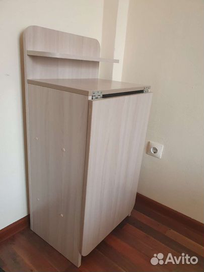 Маникюрный стол складной