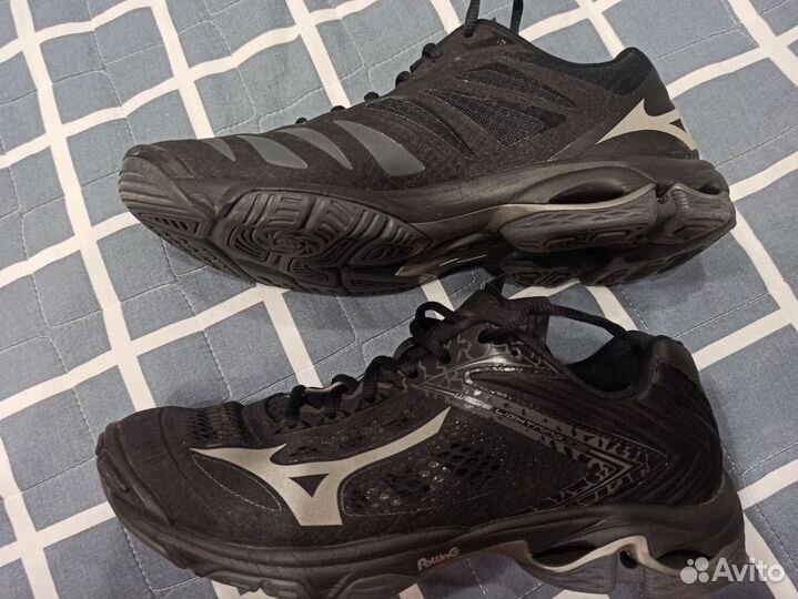 Mizuno lightning z5