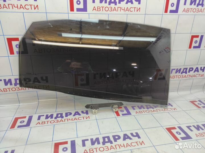 Стекло двери задней правой Nissan Almera (G15) 823