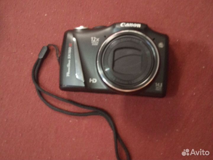 Компактный фотоаппарат canon