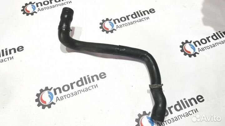 Патрубок системы охлаждения Volkswagen Bora седан