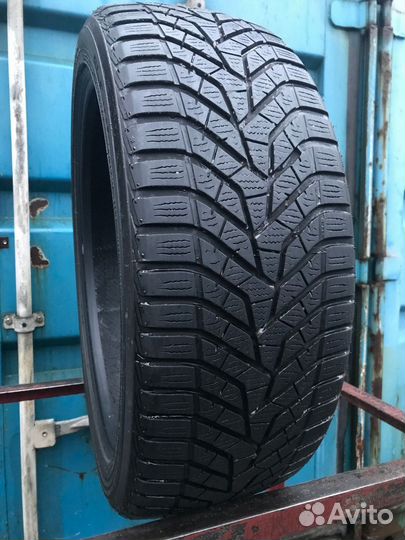 Yokohama BluEarth Winter V905 225/45 R19 96V