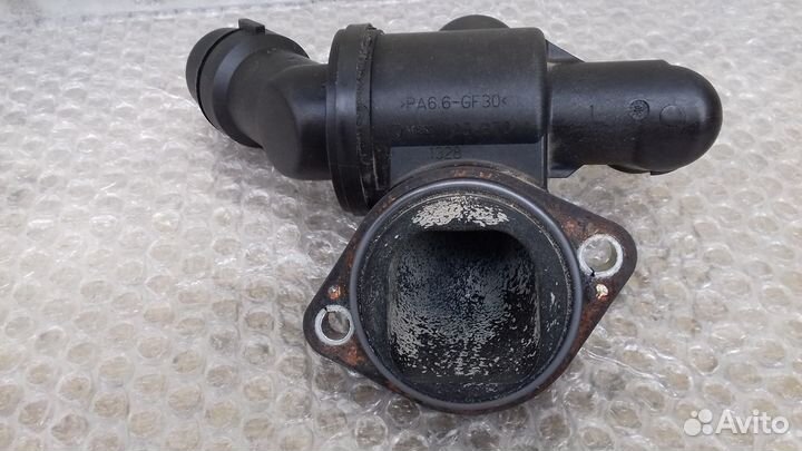 Термостат VAG 06D121111G