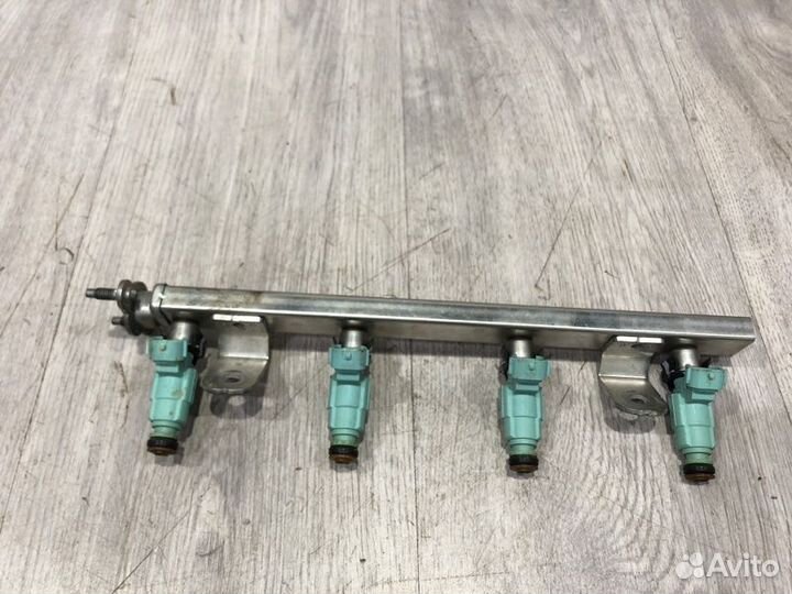 Рампа топливная с форсунками Kia Rio 3 G4FA 2015