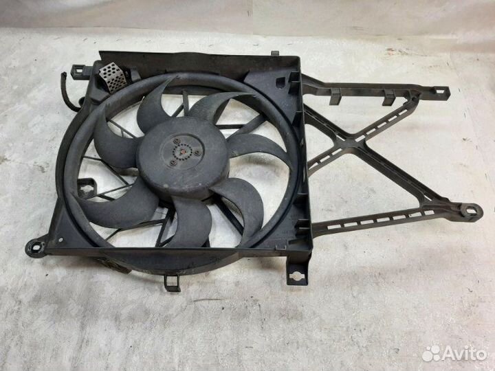 Вентилятор системы охлаждения Opel Astra H 1.6