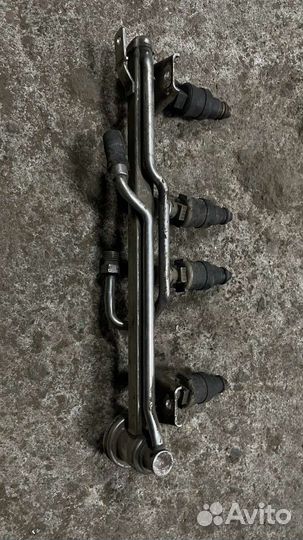 Топливная рампа audi a4 B5 1.6 ADP