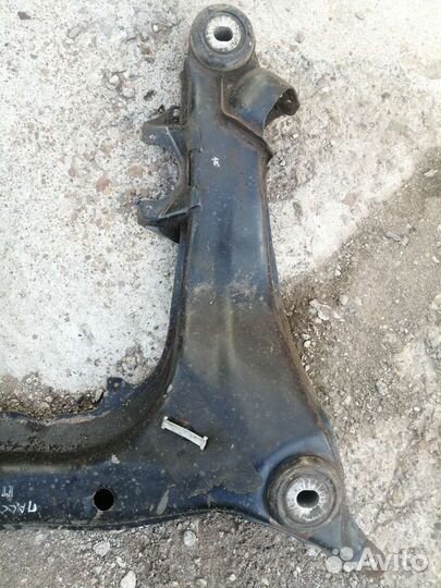 Передний подрамник Volkswagen Passat B5 aeb