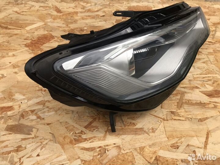 Фара правая Audi A6 C7 2015-2018 Ксенон
