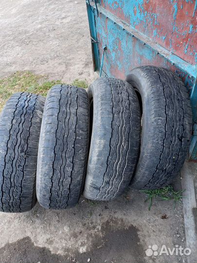 Bridgestone Blizzak LT 225/65 R17