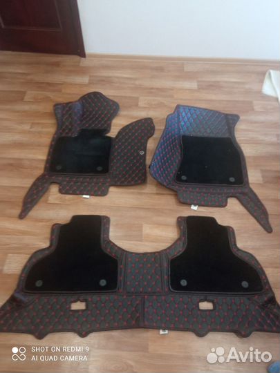 Автомобильные коврики из экокожи 3D