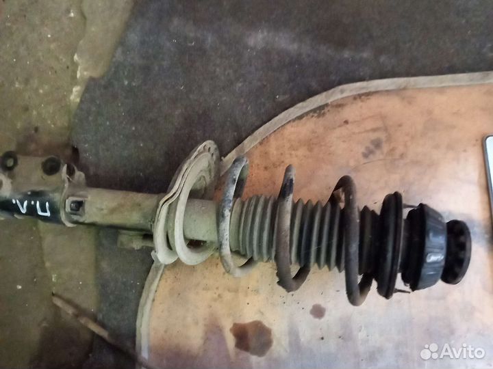 Стойки передние на hyundai solaris 1