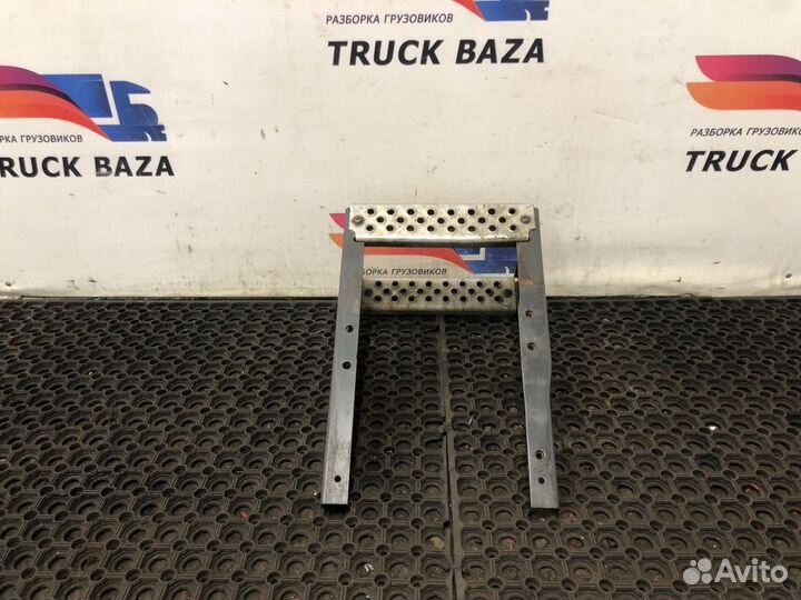 21891309 Подножка за кабиной