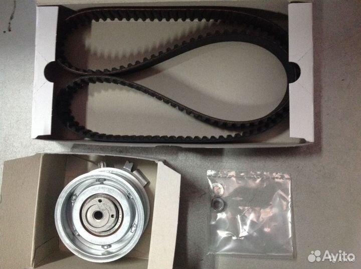 Ремень грм с роликами на Skoda Octavia A5 германия