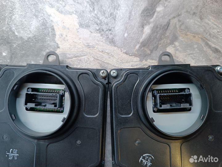 Блок розжига и управления фарой Toyota Camry 70