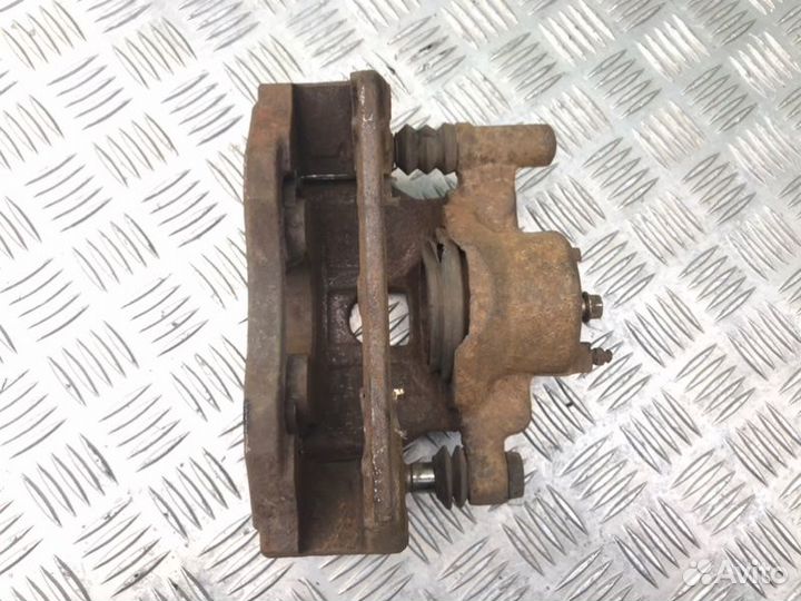 Суппорт передний правый Mazda 6 GG AJ 3.0 2006