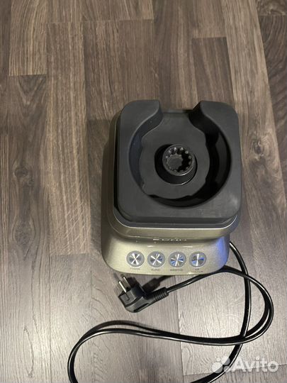 Блендер Bork b800