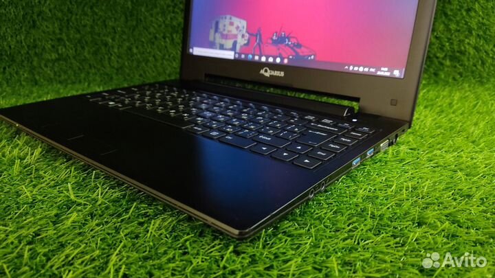 Ноутбук с SSD 256Gb + 8Gb озу
