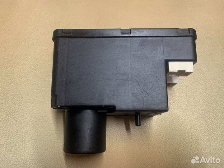 Компрессор центрального замка Ауди 4A0862257F