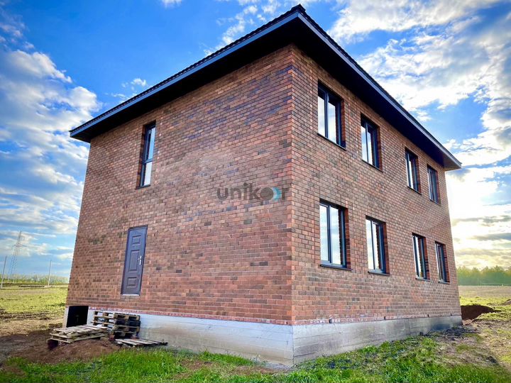 Таунхаус 100 м² на участке 4 сот.