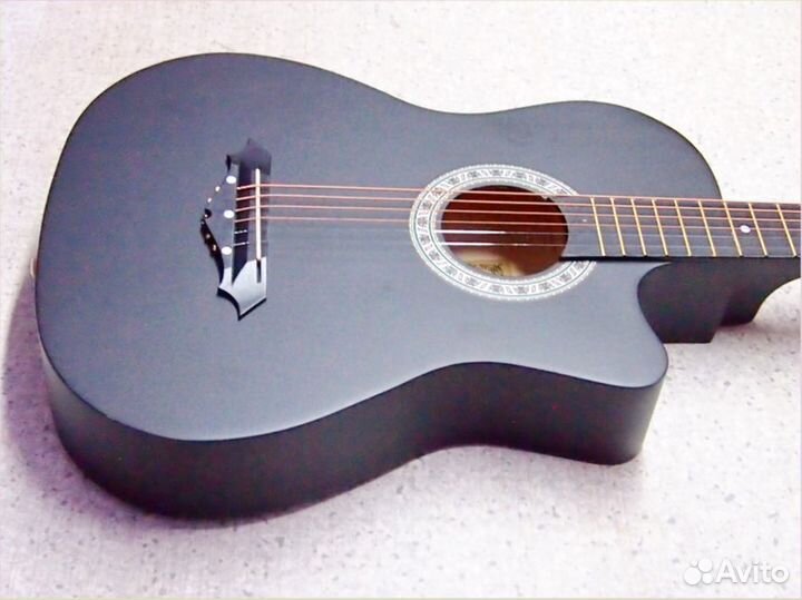 Акустическая гитара