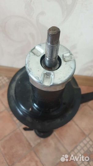 Стойка передняя правая ваз 2114