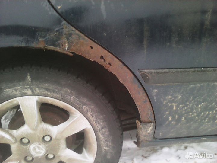 Mazda 323 2.0 МТ, 1997, битый, 280 000 км