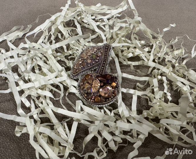 Брошь ручной работы