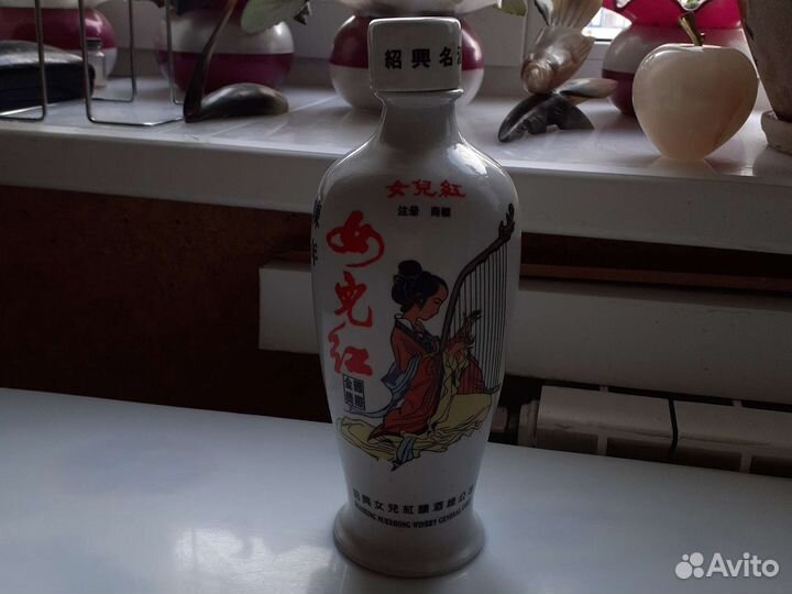 Фарфоровый штоф из Китая