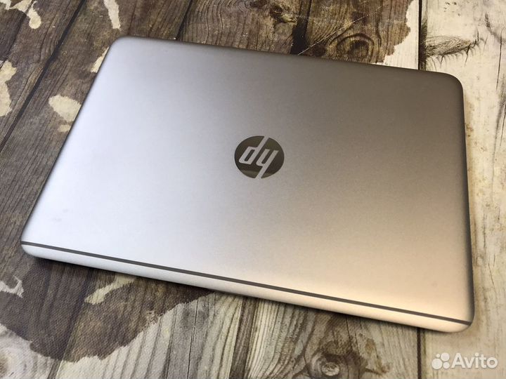 Hp elitebook folio 1040 g3 i5 8GB RAM 256SSD