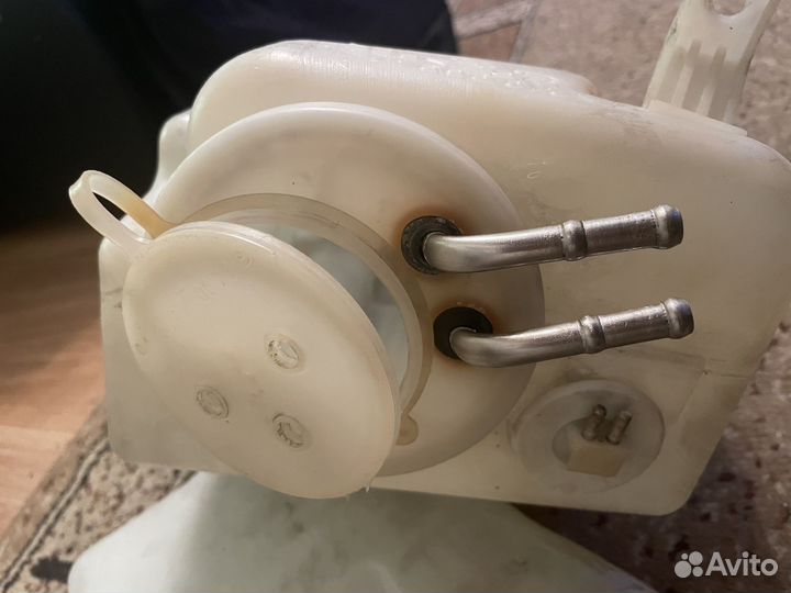 Бачок омывателя w210