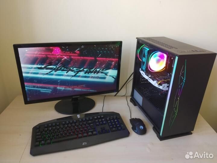 Игровой компьютер с монитором