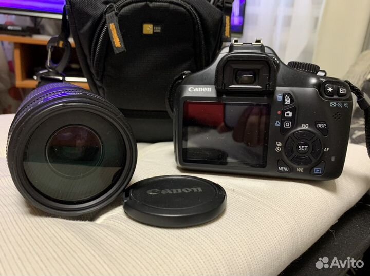 Зеркальный фотоаппарат Canon EOS 1100D