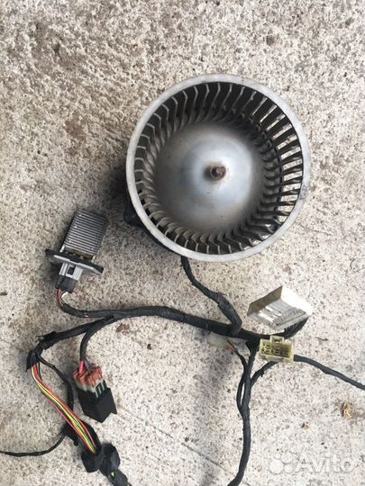 Хендай Элантра 2001-2002 г 2.0 Моторчик печки